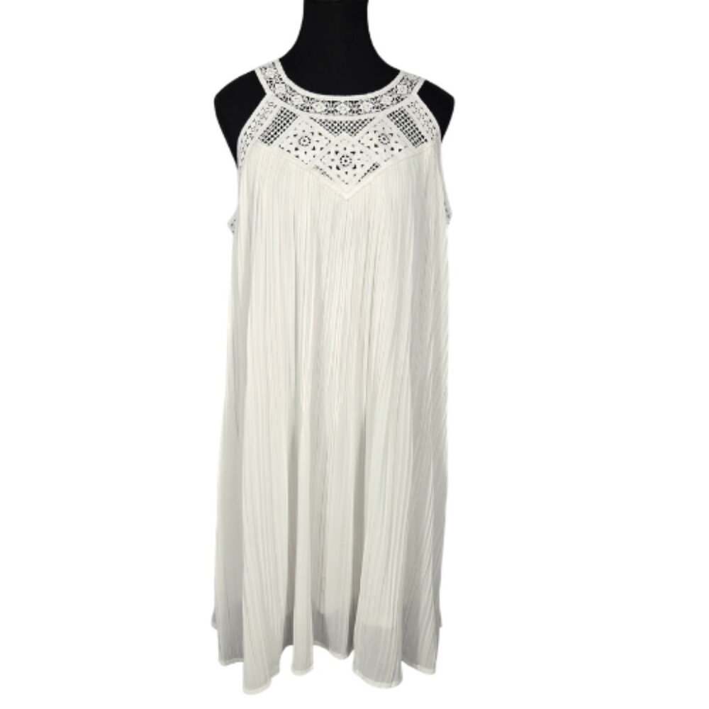 NWT | ZESICA White Pleated Mini Dress | Crochet Lace Neckline | Summer | Medium